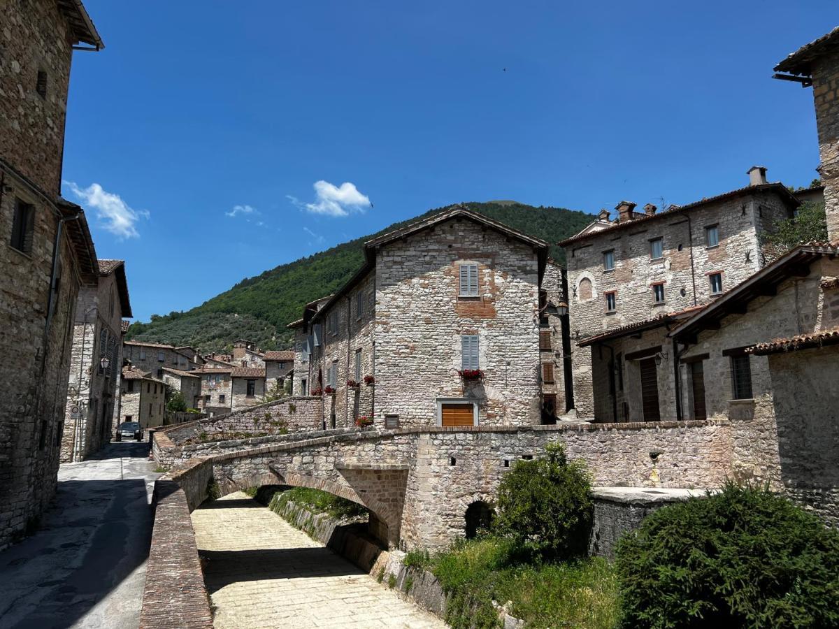 Apartamento Dimora Casina Dell'Abbondanza Gubbio Exterior foto
